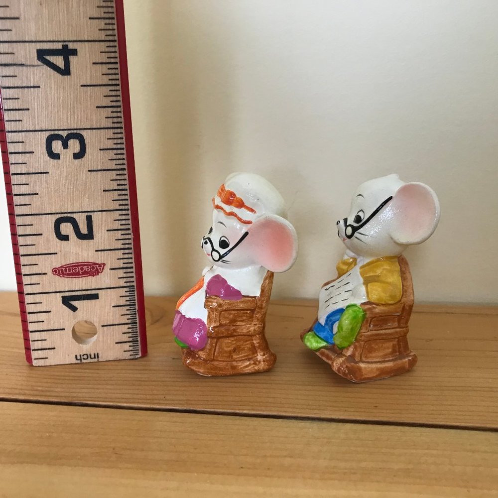Grandma & Grandpa Mice Rocking Chair Mouse Porcelain Figurines Vintage Korea - Picture 2 of 6